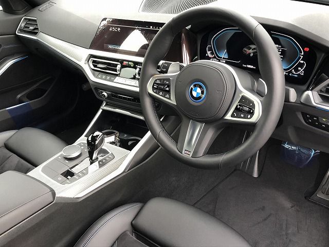 G20 330e Saloon RHD MX