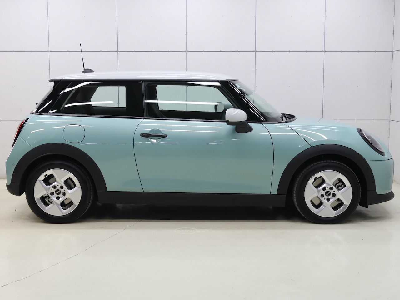 F66 MINI Cooper C 3Dr