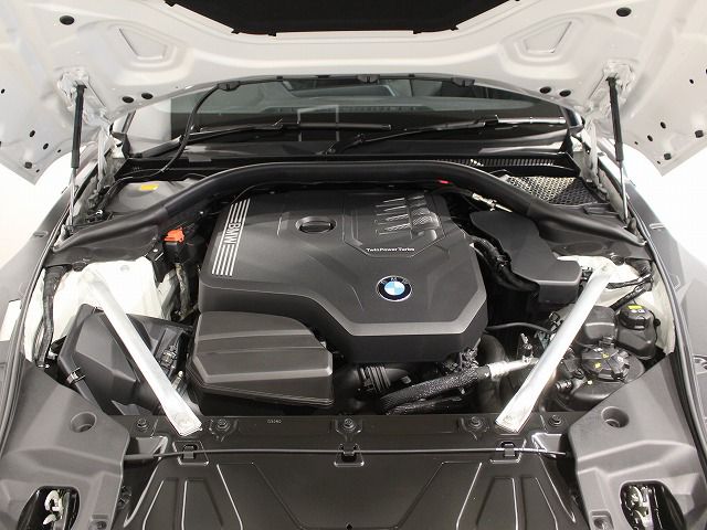 G29 z4 sDrive20i RHD