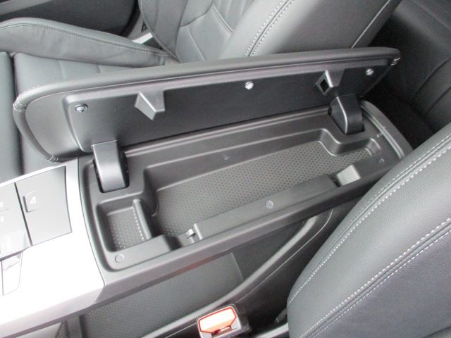 U11 iX1 xDrive30