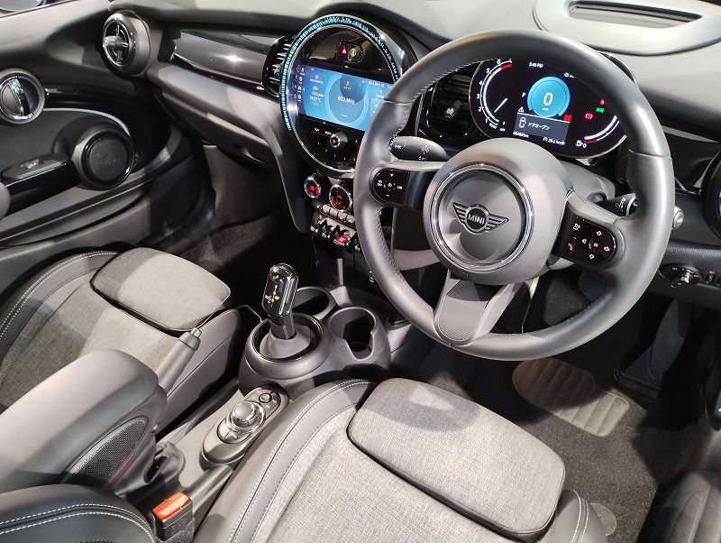 MINI Cooper F56 RHD