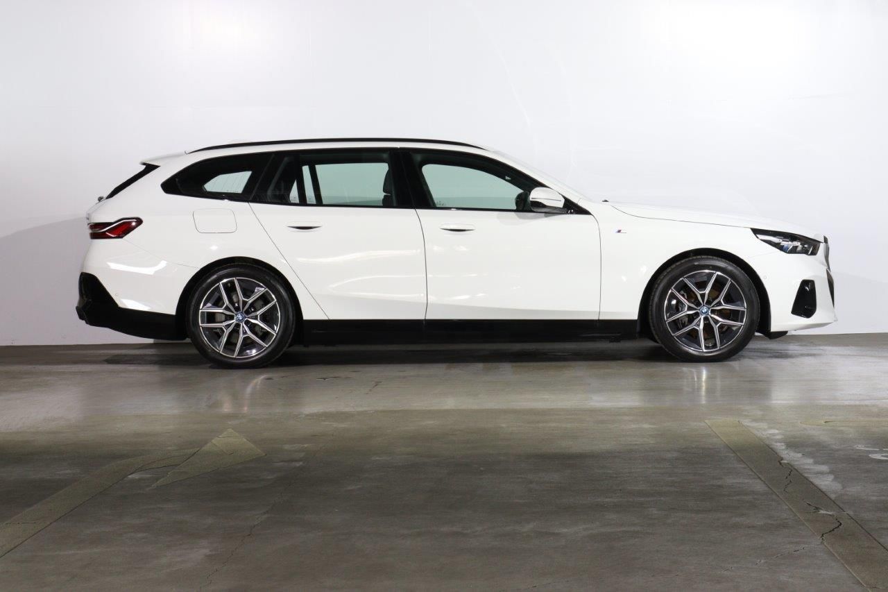 BMW i5 eDrive40 M Sport RHD