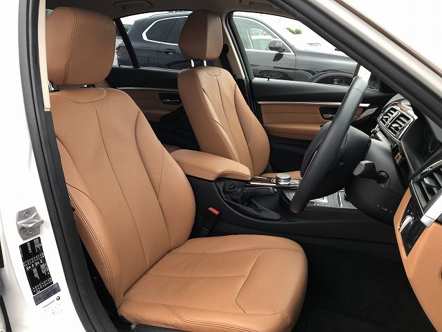 320D SEDAN RHD
