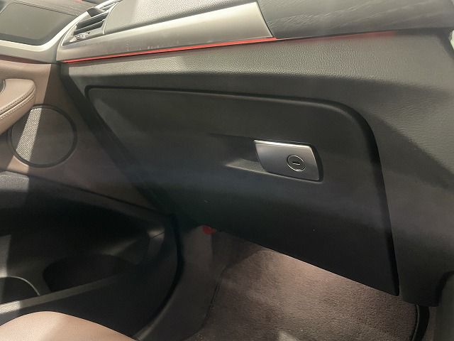 G01 X3 M40d RHD LCI