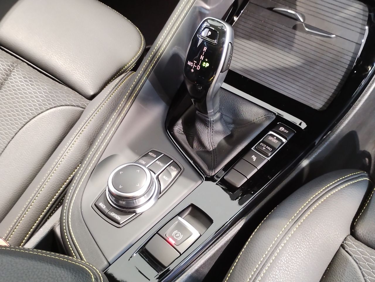 F39 X2 sDrive18i B38 1.5i SAC