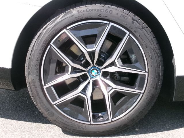 BMW i5 eDrive40 M Sport RHD
