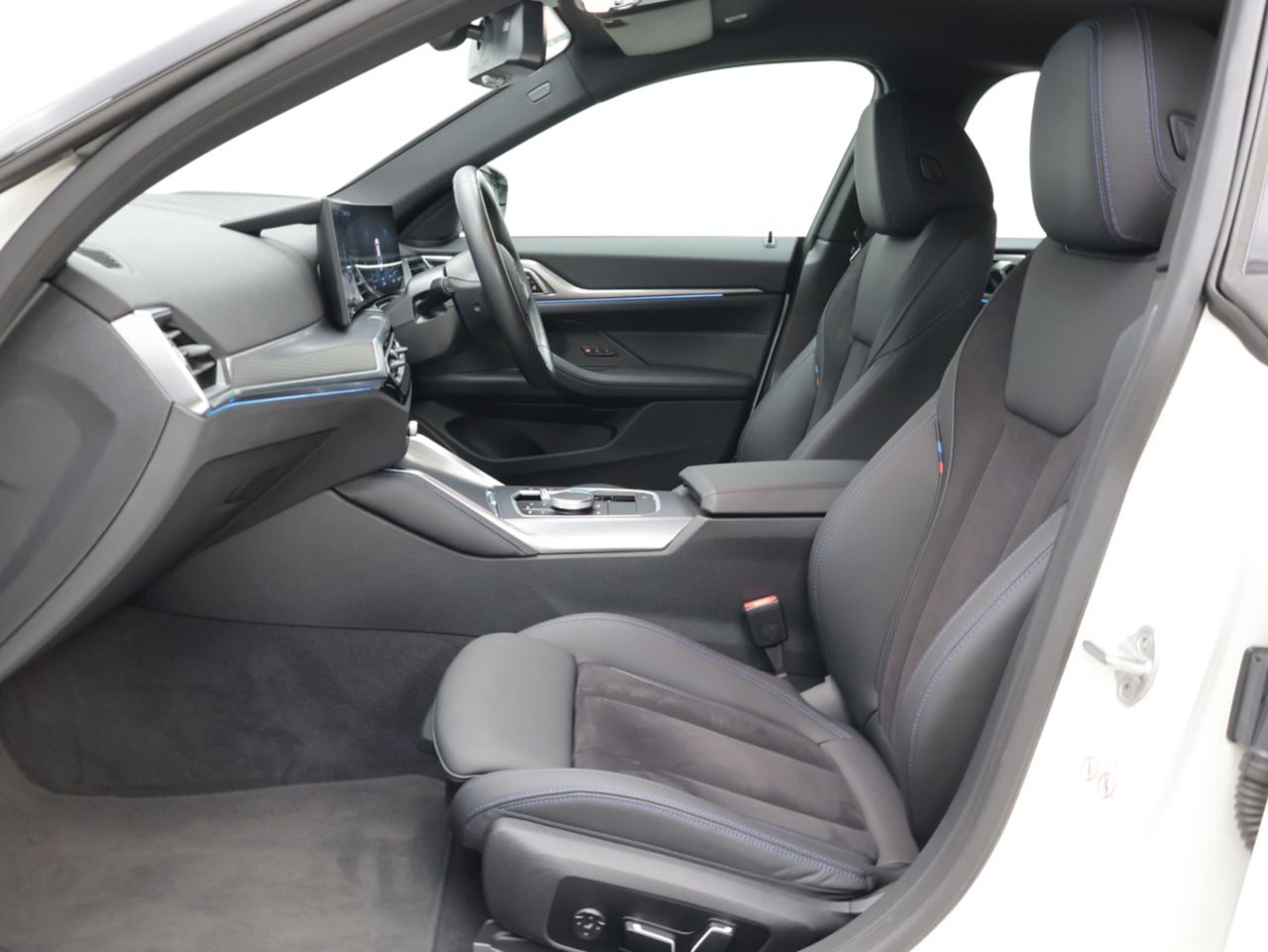 G26 i4 eDrive40 RHD