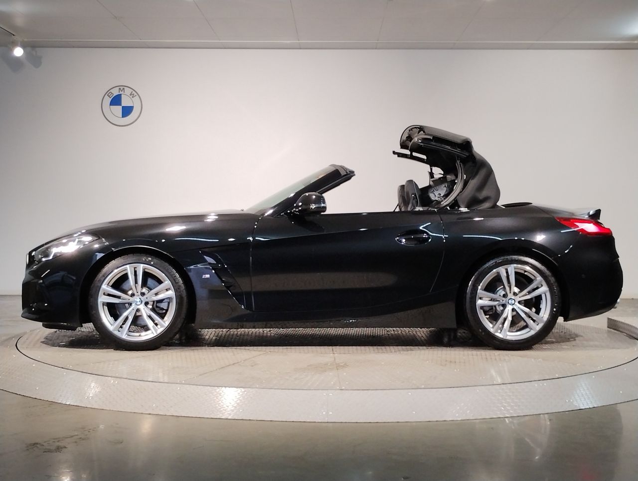G29 z4 sDrive20i RHD