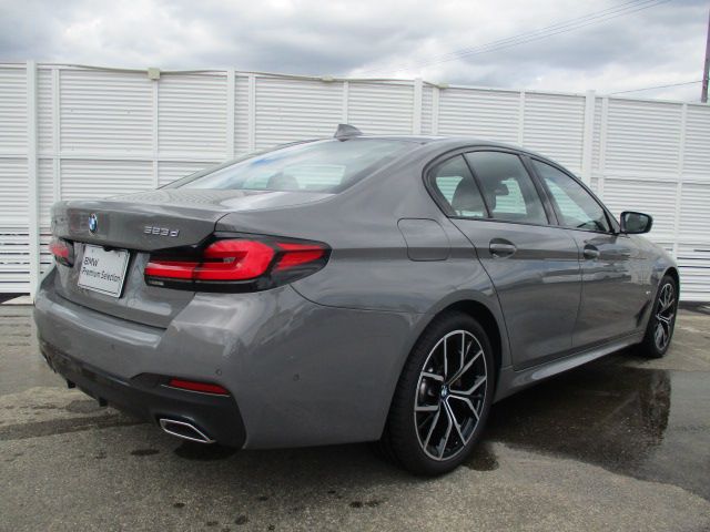 520d xDrive Sedan RHD