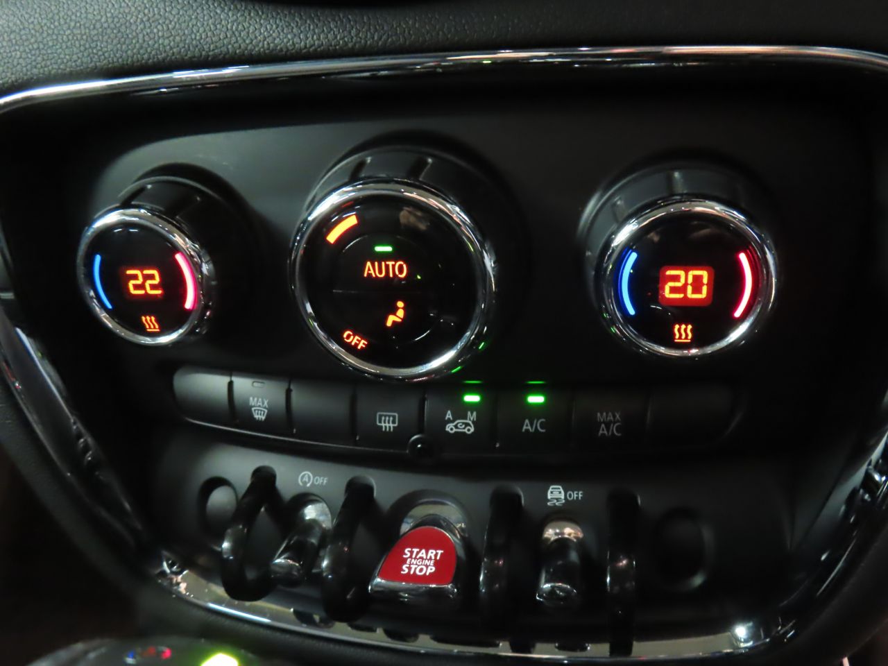 MINI CLUBMAN COOPER D
