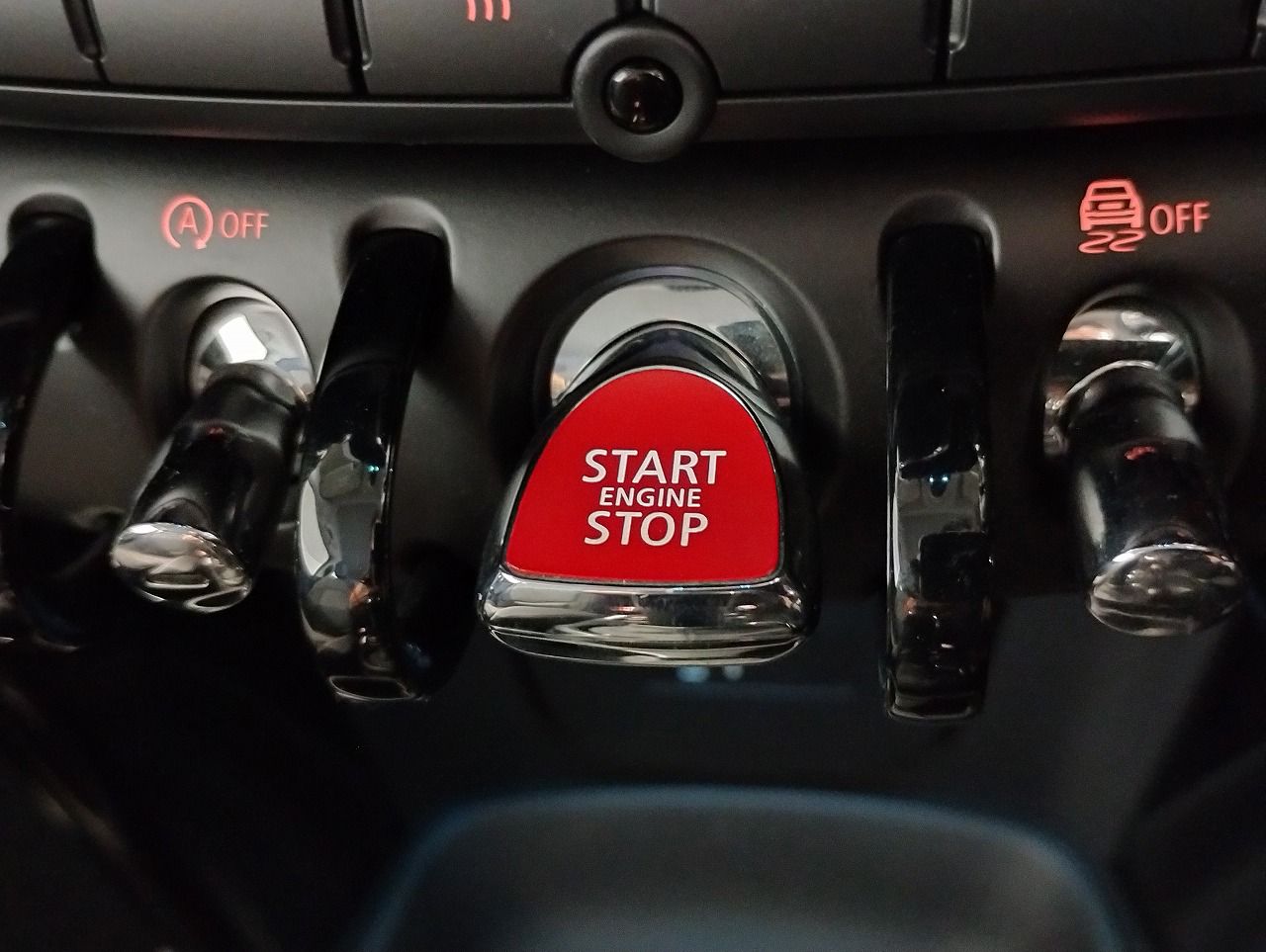 MINI Cooper F56 RHD