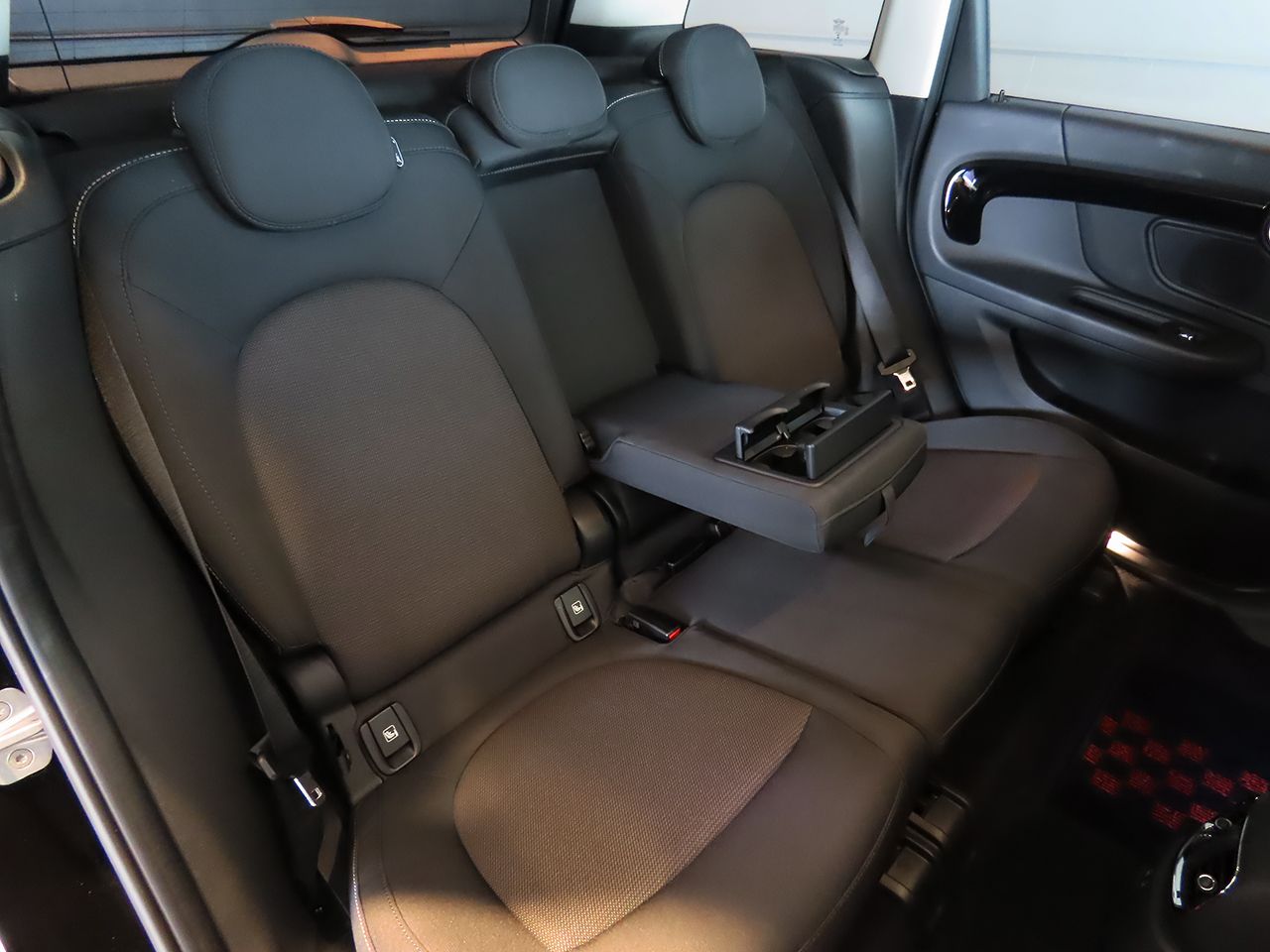 MINI CROSSOVER COOPER D