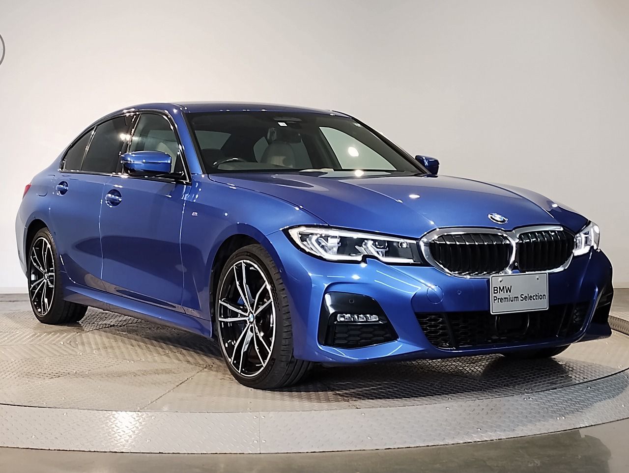 G20 330e Saloon RHD