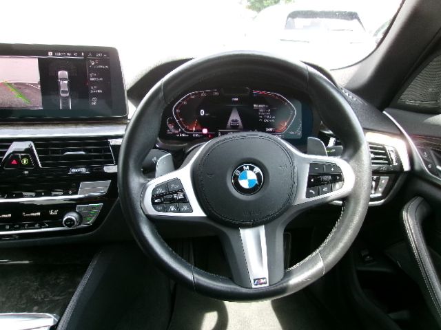 520d xDrive Sedan RHD