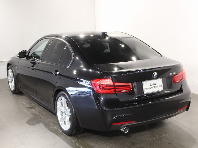 318I SEDAN RHD