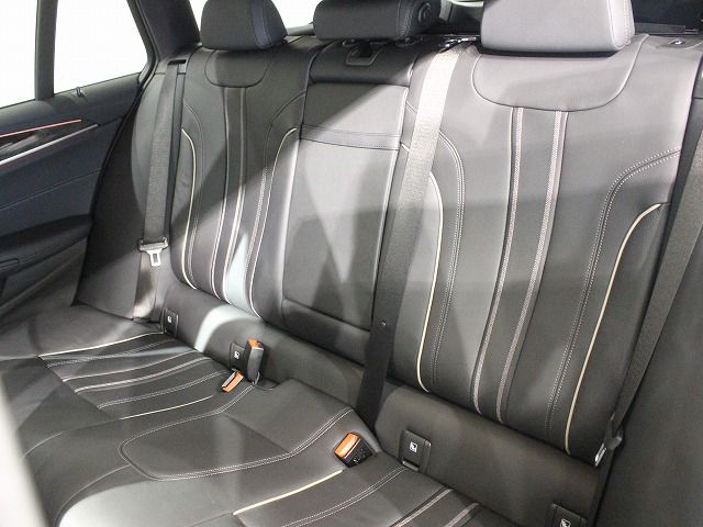 520d xDrive Touring RHD