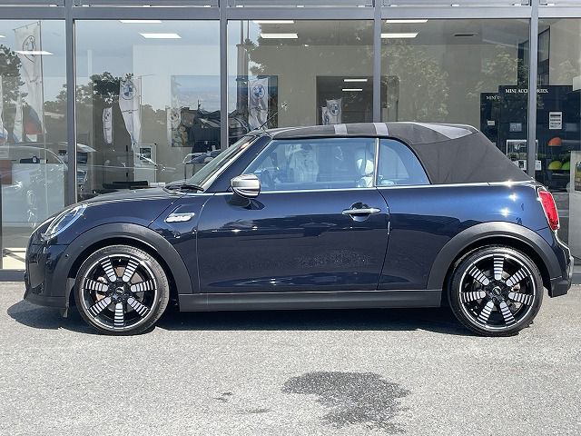 MINI Cooper S Convertible RHD