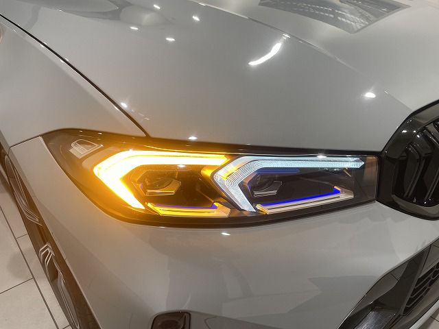 320d xDrive Berline RHD