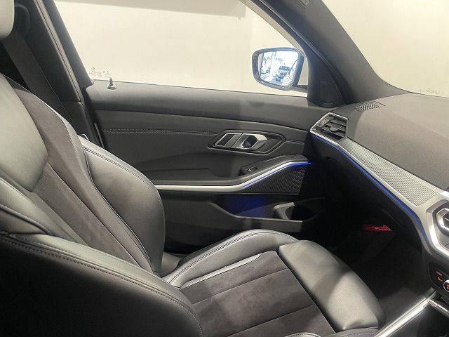 G21 320i RHD