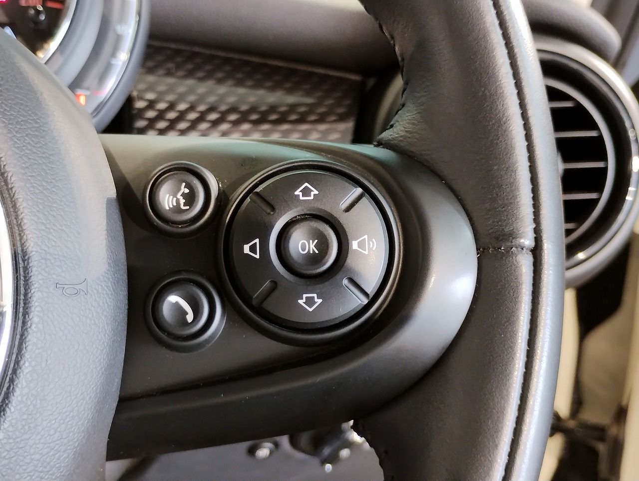 F56 COOPER S D(AT)