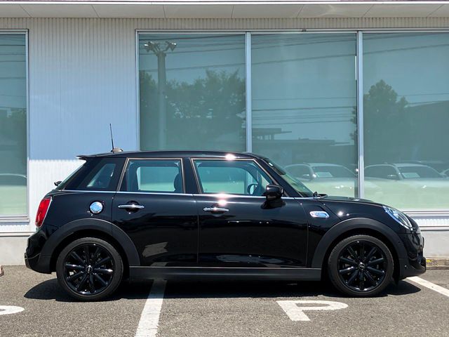 F55 COOPER S D(AT)
