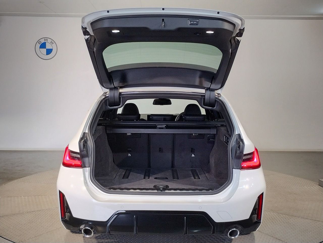 318i Touring RHD