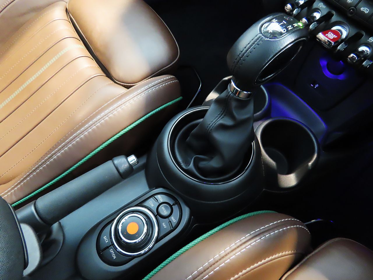 F55 COOPER D (AT)