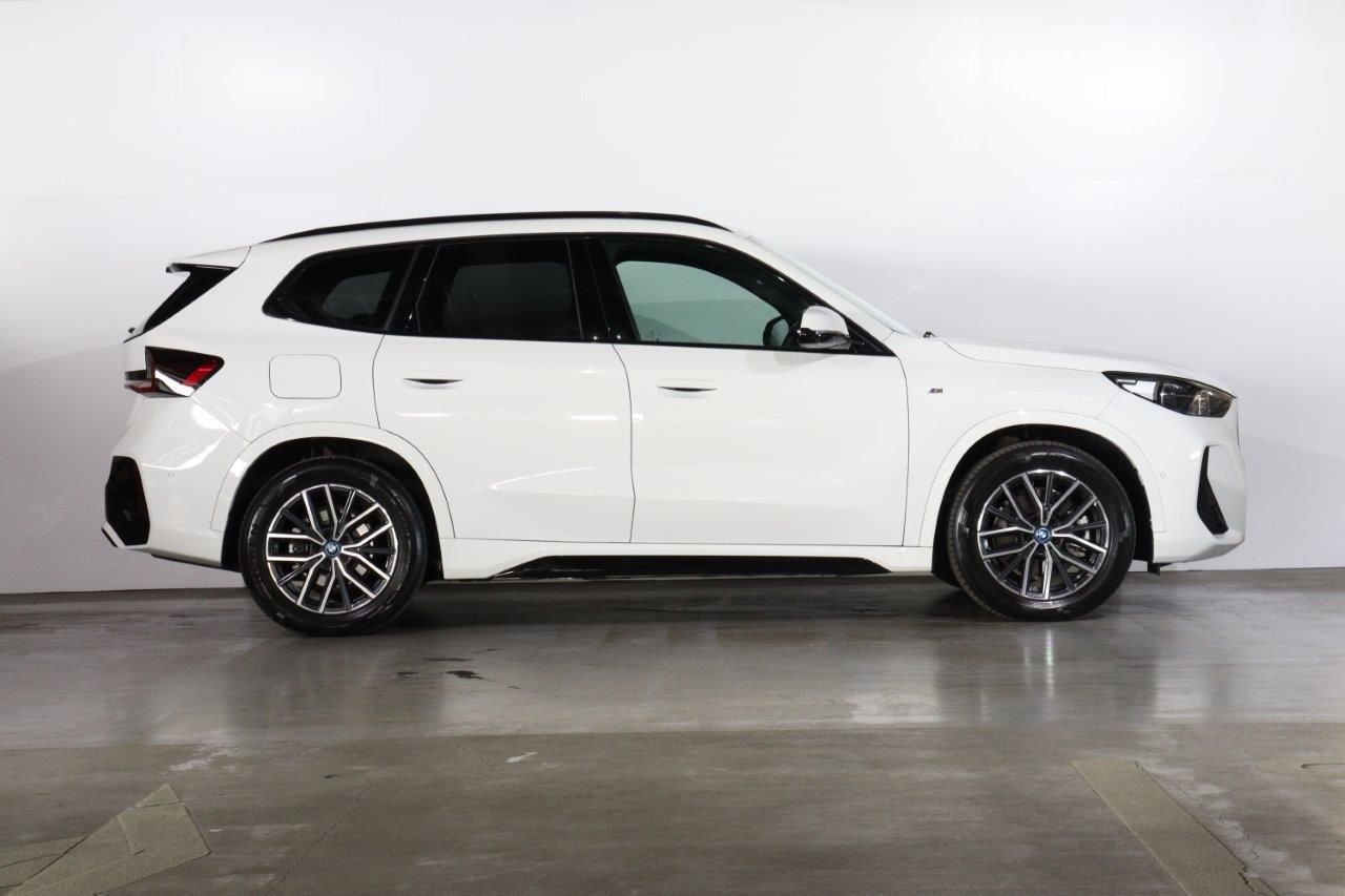 U11 iX1 xDrive30