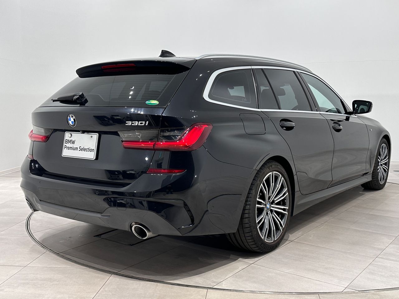 G21 330i Touring RHD