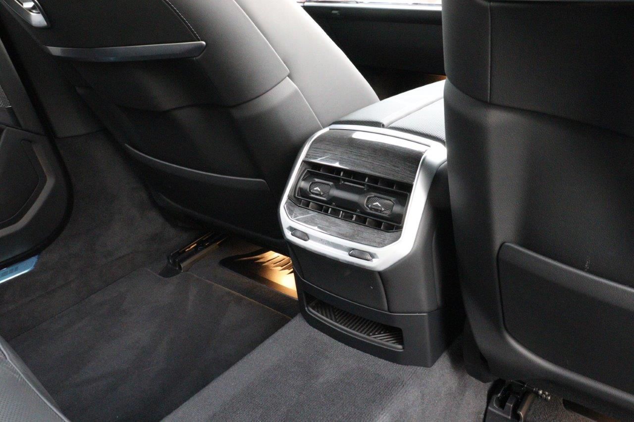 BMW i7 eDrive50 Sedan RHD