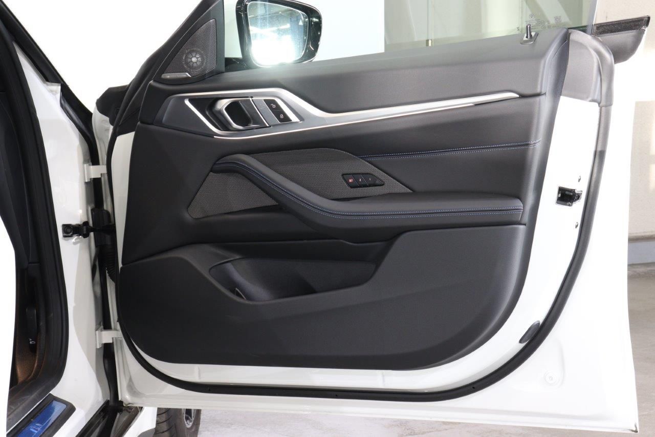 G** ***i G*** C**** ***