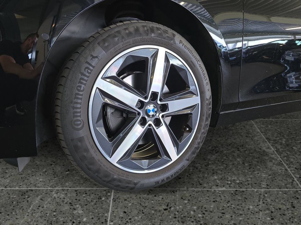 BMW 218