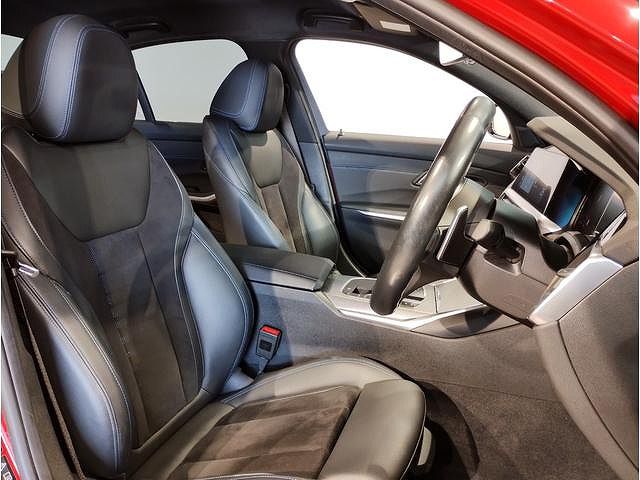 G20 320d xDrive RHD Saloon