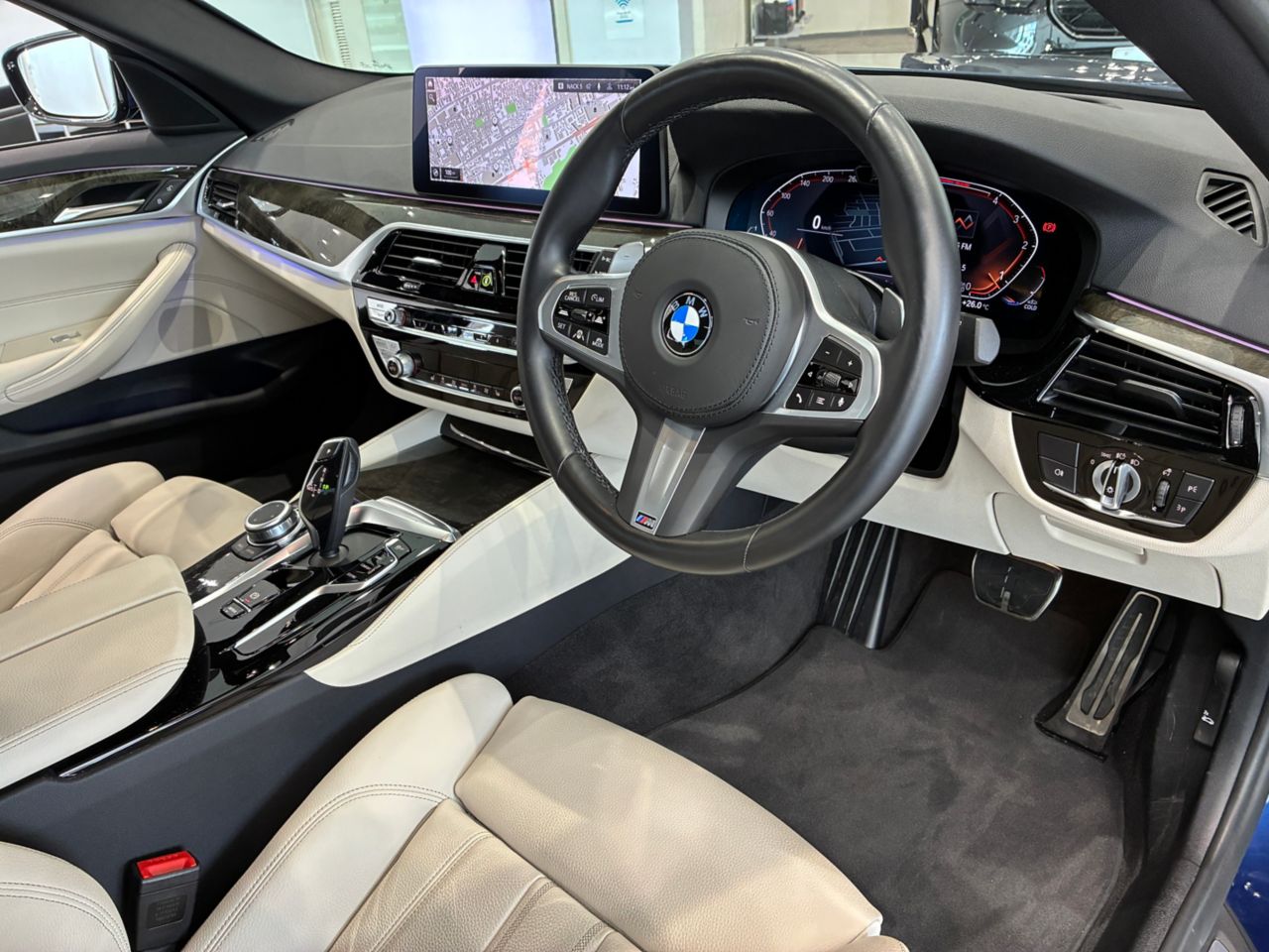 520d xDrive Sedan RHD