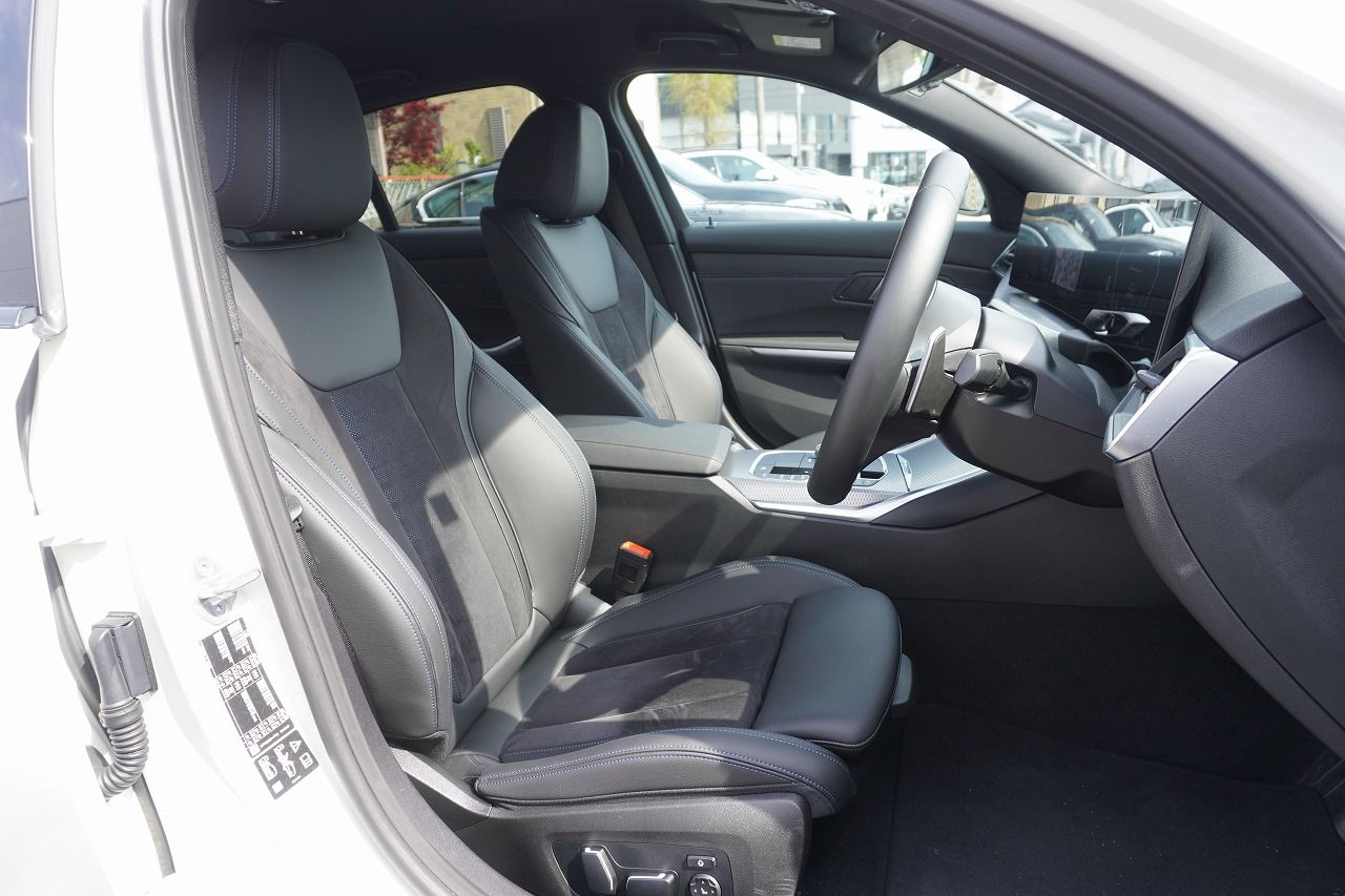 320d xDrive Berline RHD