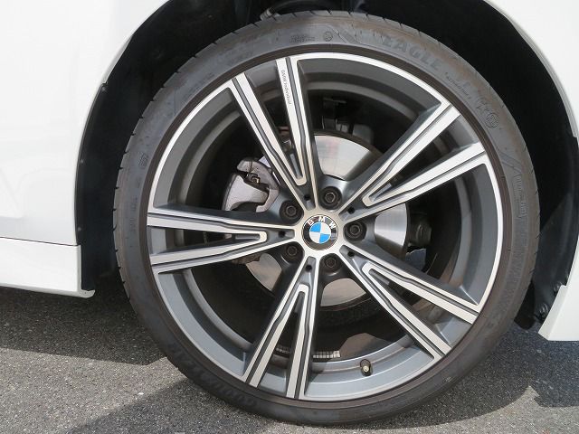 320d xDrive Berline RHD