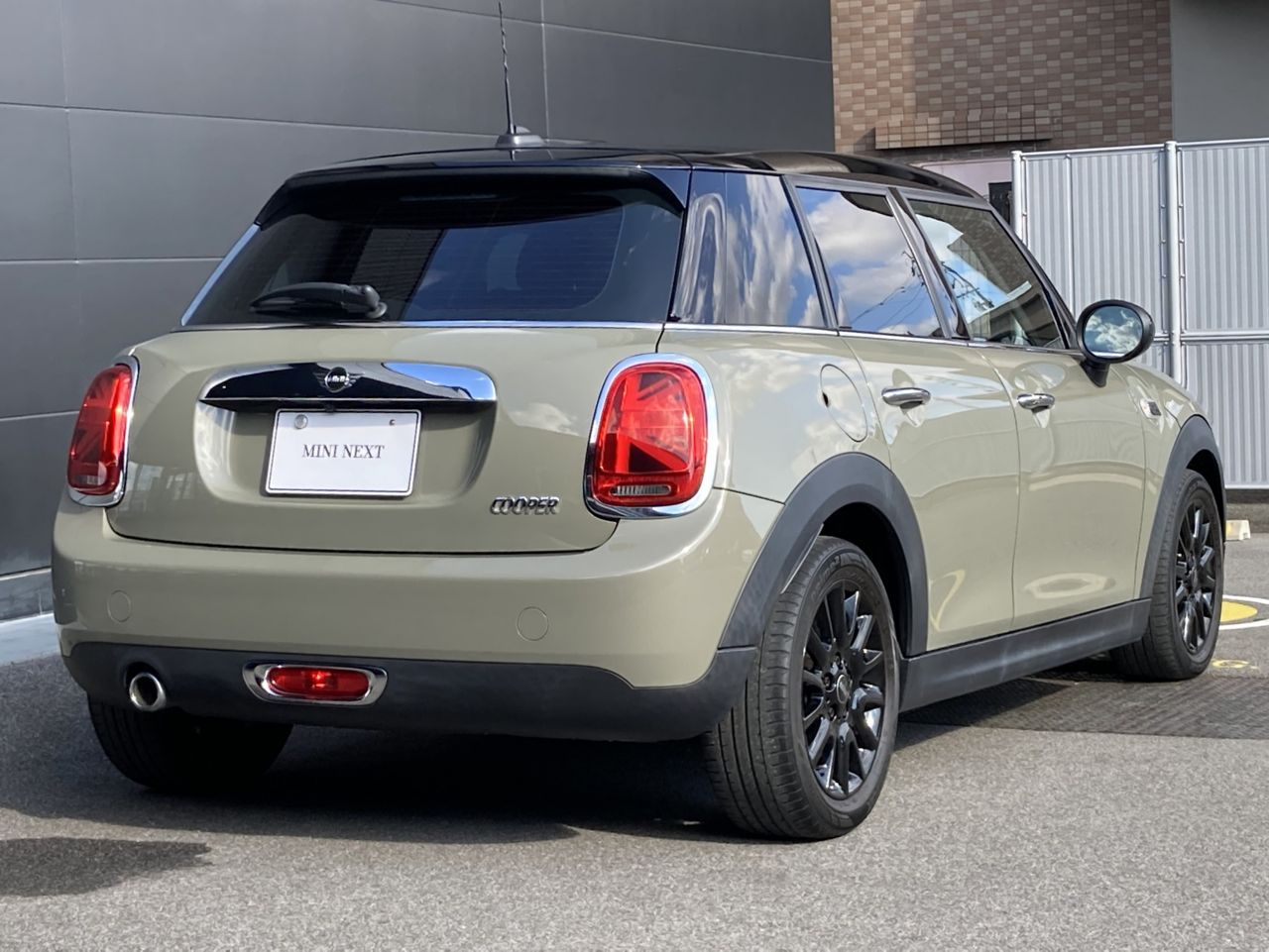 F55 MINI Cooper 5-Door Hatch LCI