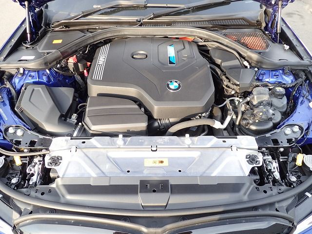 G20 330e Saloon RHD