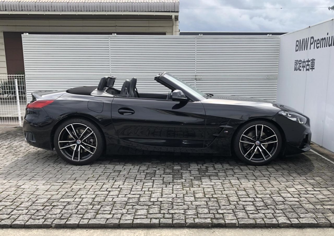 G29 z4 sDrive20i RHD