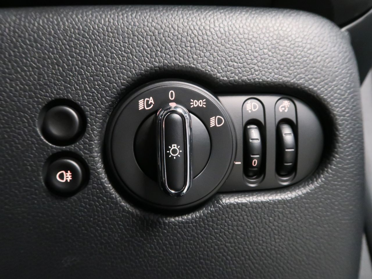 MINI Cooper F56 RHD