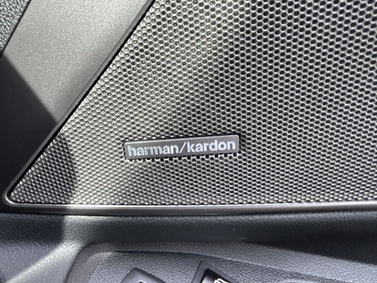 G20 330e Saloon LCI RHD MX