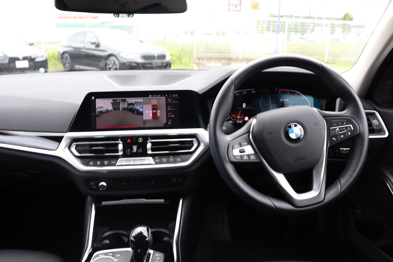 G20 320d xDrive RHD Saloon