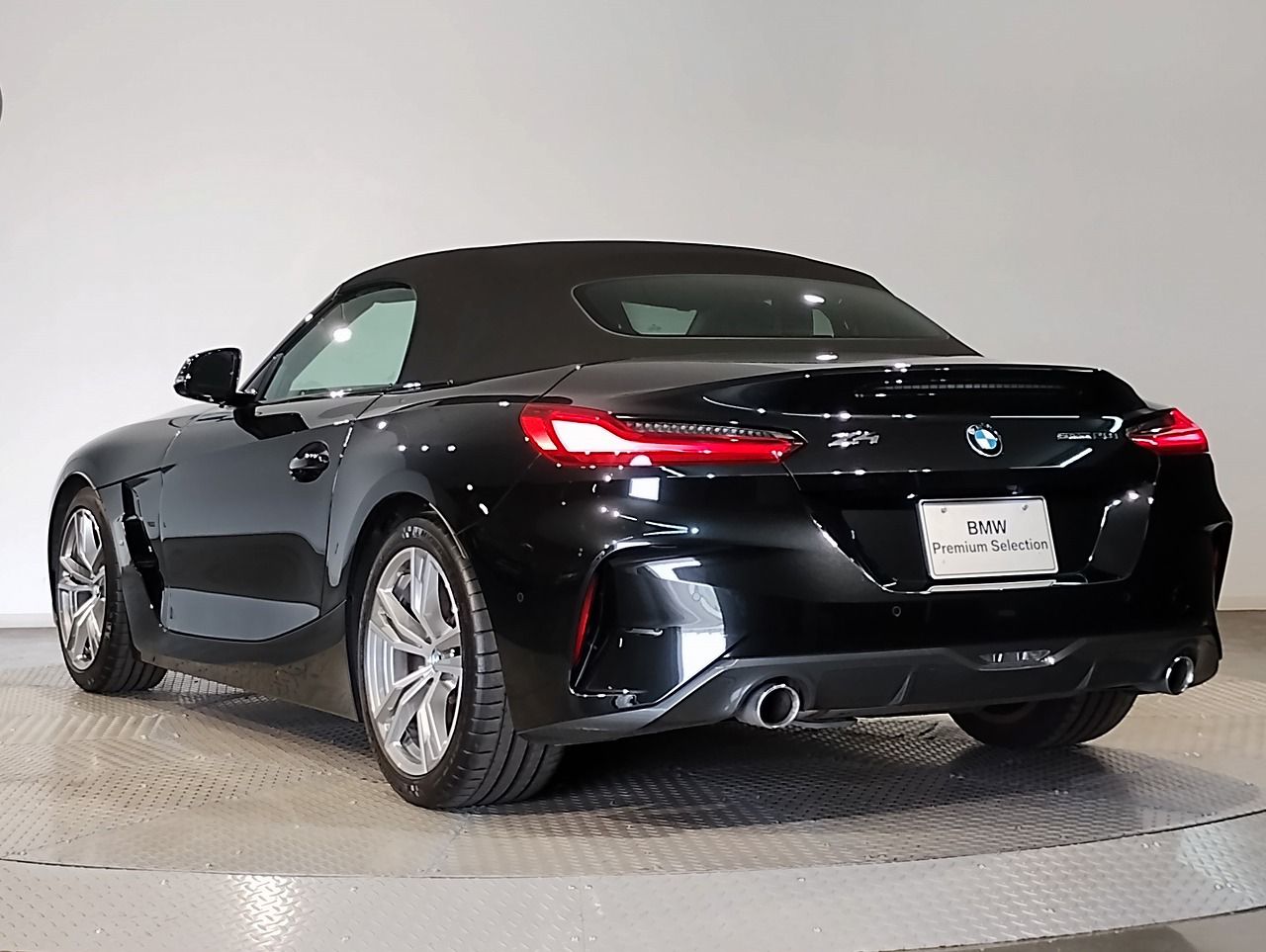 G29 z4 sDrive20i RHD