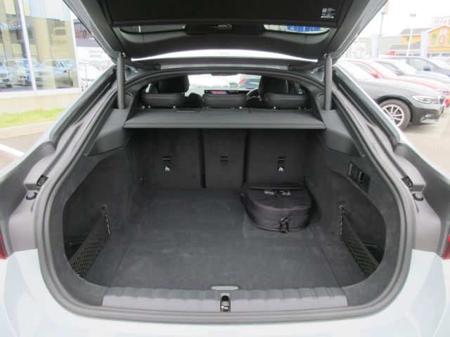 G26 i4 eDrive40 RHD