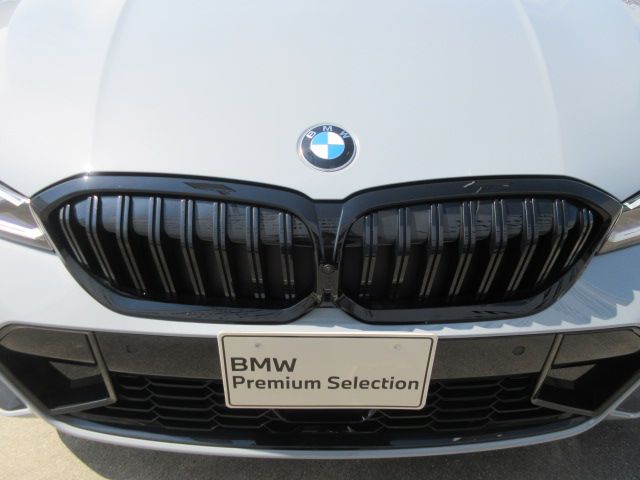 320d xDrive Berline RHD