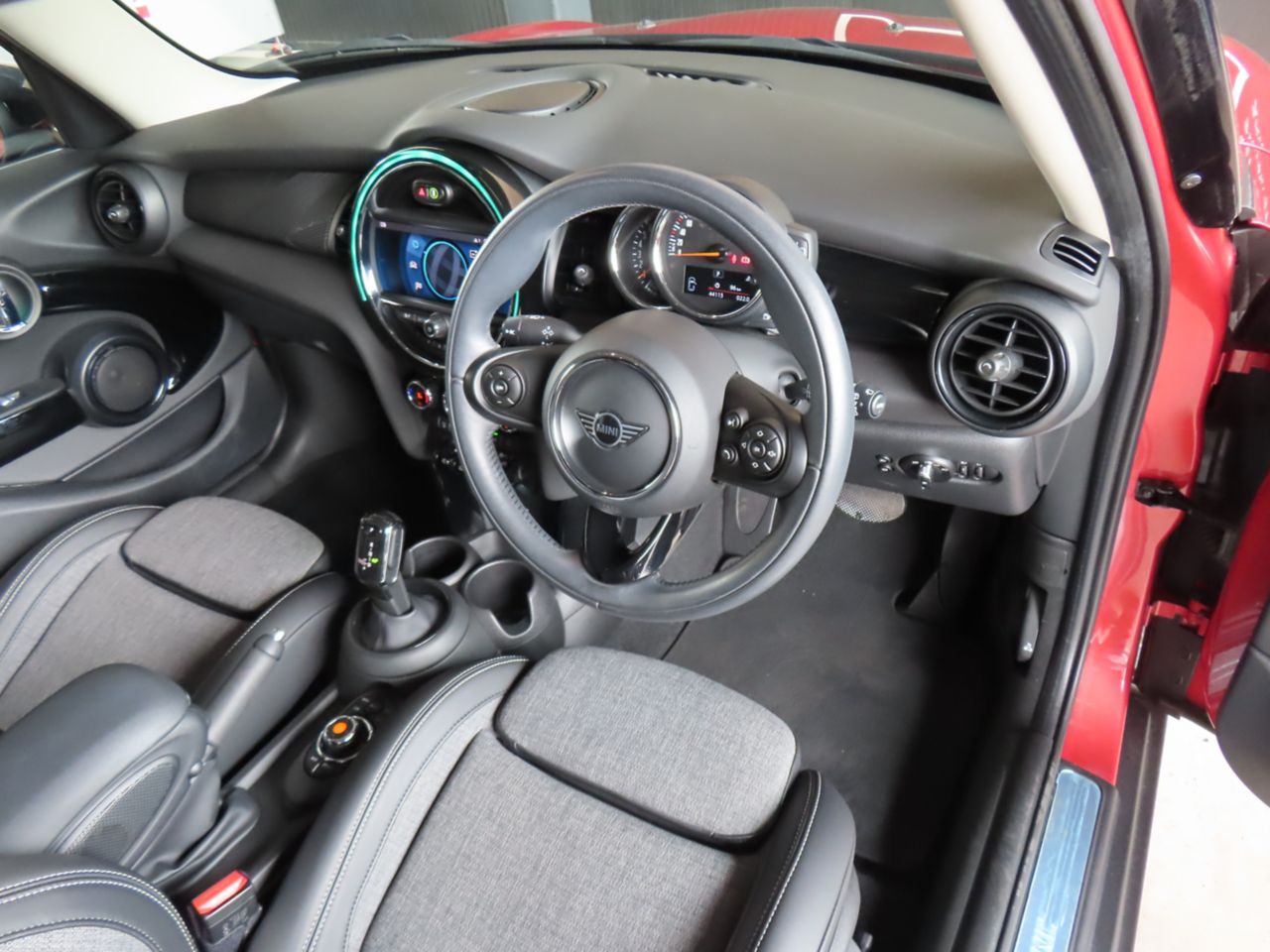 F55 MINI Cooper 5-Door Hatch LCI