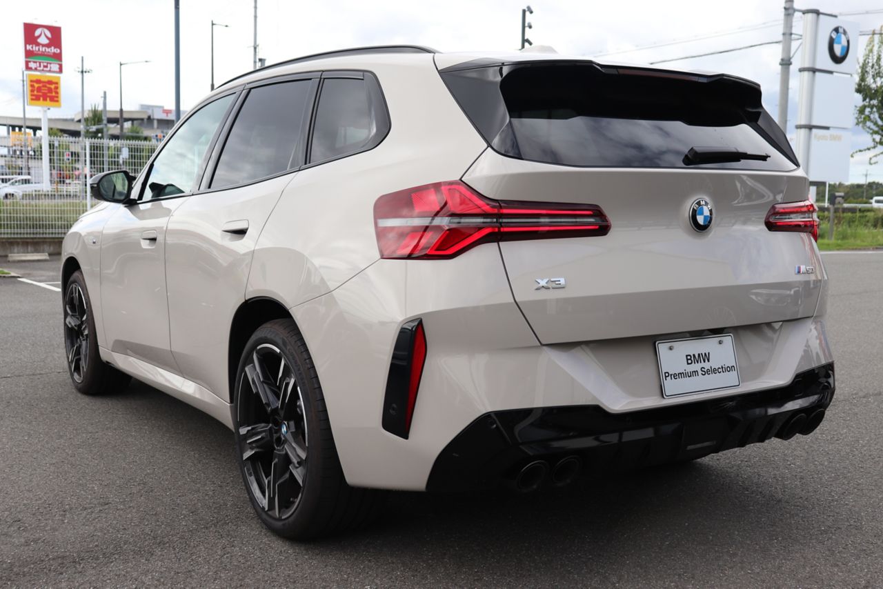 X3 M50 US