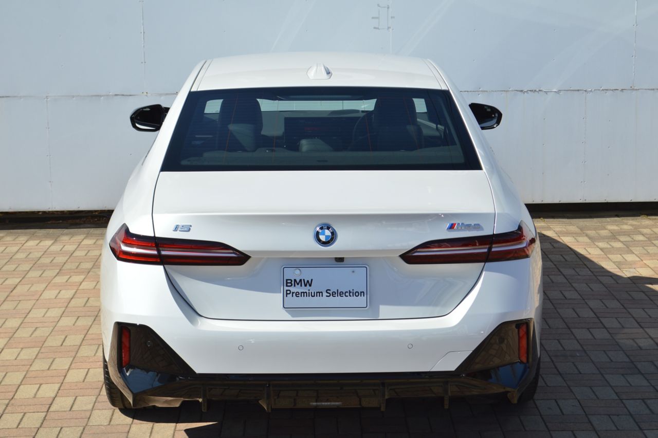 BMW i5 M60 xDrive Sedan RHD