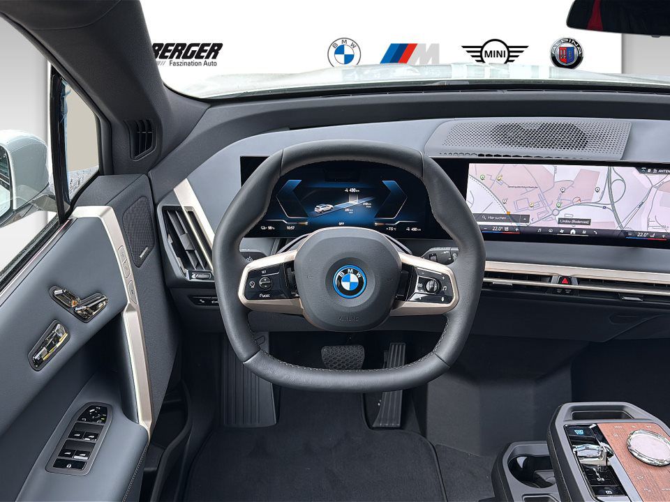 BMW iX