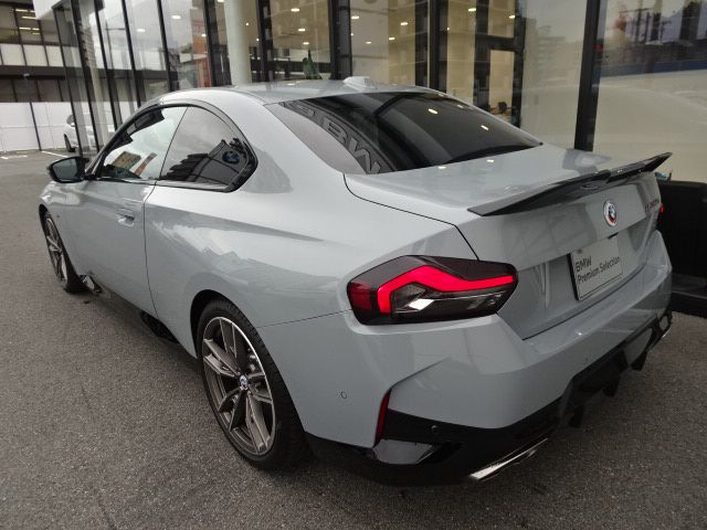 M240i xDrive Coupé RHD